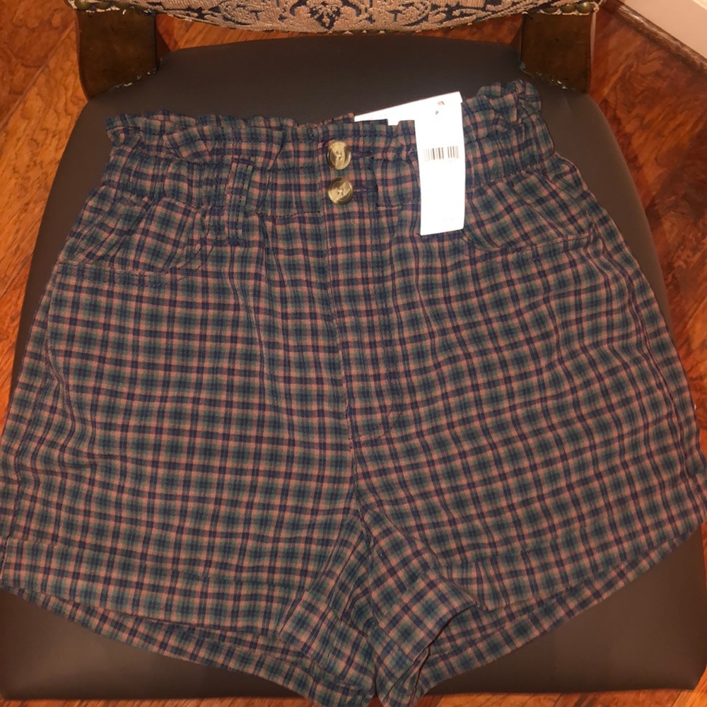 AMERICAN EAGLE MOM SHORTS